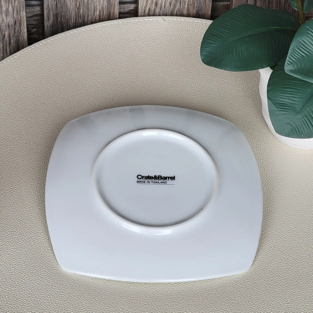 Crate & Barrel Green Leaf Design Square Plate